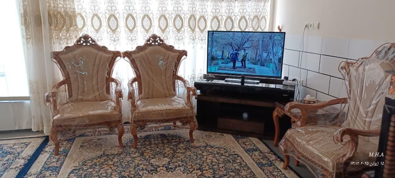 مبلمان نو|مبلمان خانگی و میز عسلی|خمینی‌شهر, |دیوار