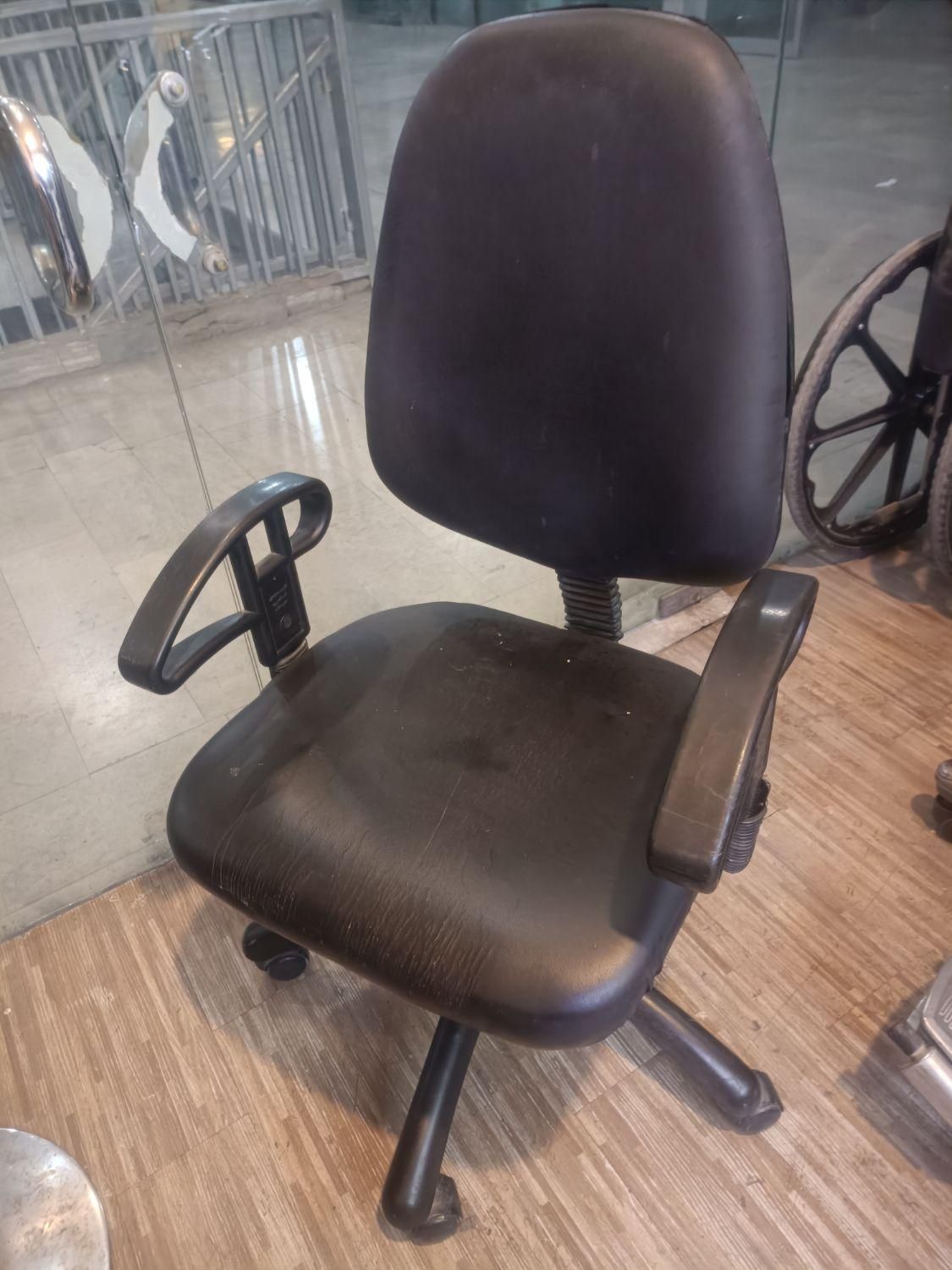 تعمیرات صندلی اداری ارایشی|خدمات پیشه و مهارت|تهران, مسعودیه|دیوار