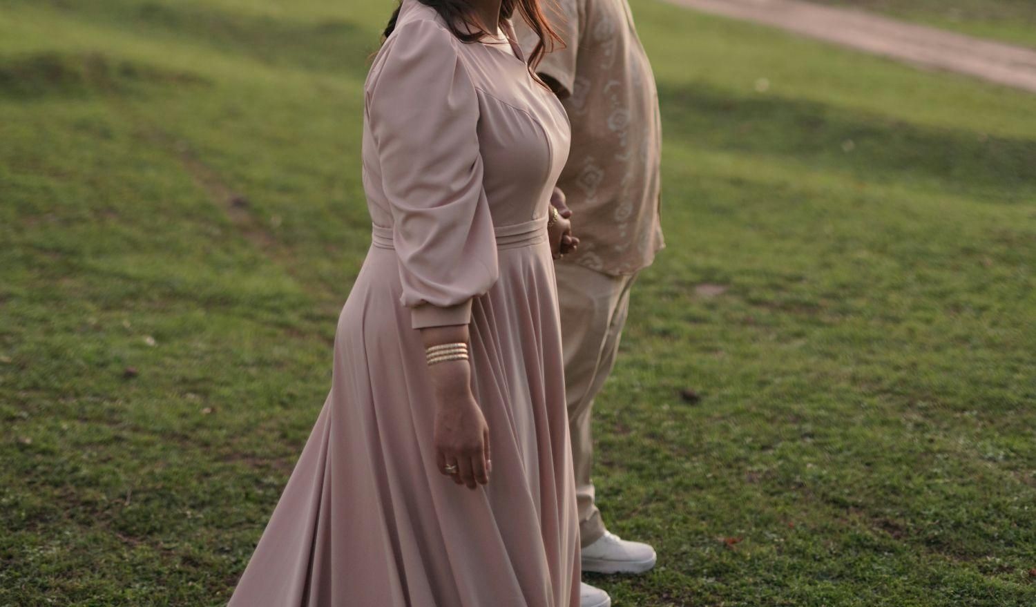 لباس فرمالیته زیبا|لباس|رشت, دروازه لاکان|دیوار