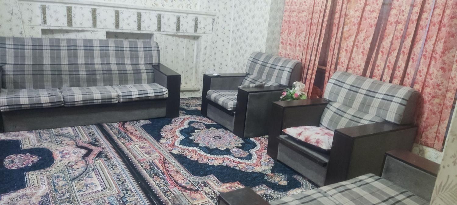 خانه ویلایی مبله درب حیاط با پارکینگ|اجارهٔ کوتاه‌مدت آپارتمان و سوئیت|شیراز, پانصد دستگاه ارتش|دیوار