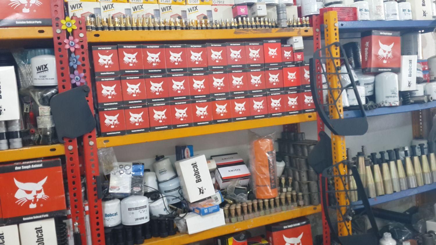 فروش انواع قطعات یدکی مینی لودرهای بابکت|قطعات یدکی و لوازم جانبی|تهران, هلال احمر|دیوار