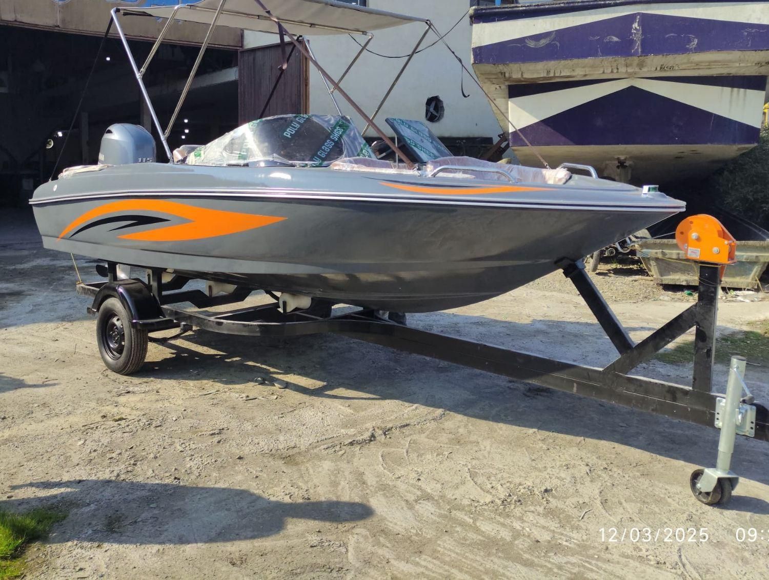 قایق ۸ نفره فول آپشن تشریفاتی|قایق و سایر وسایل نقلیه|سلمانشهر, |دیوار