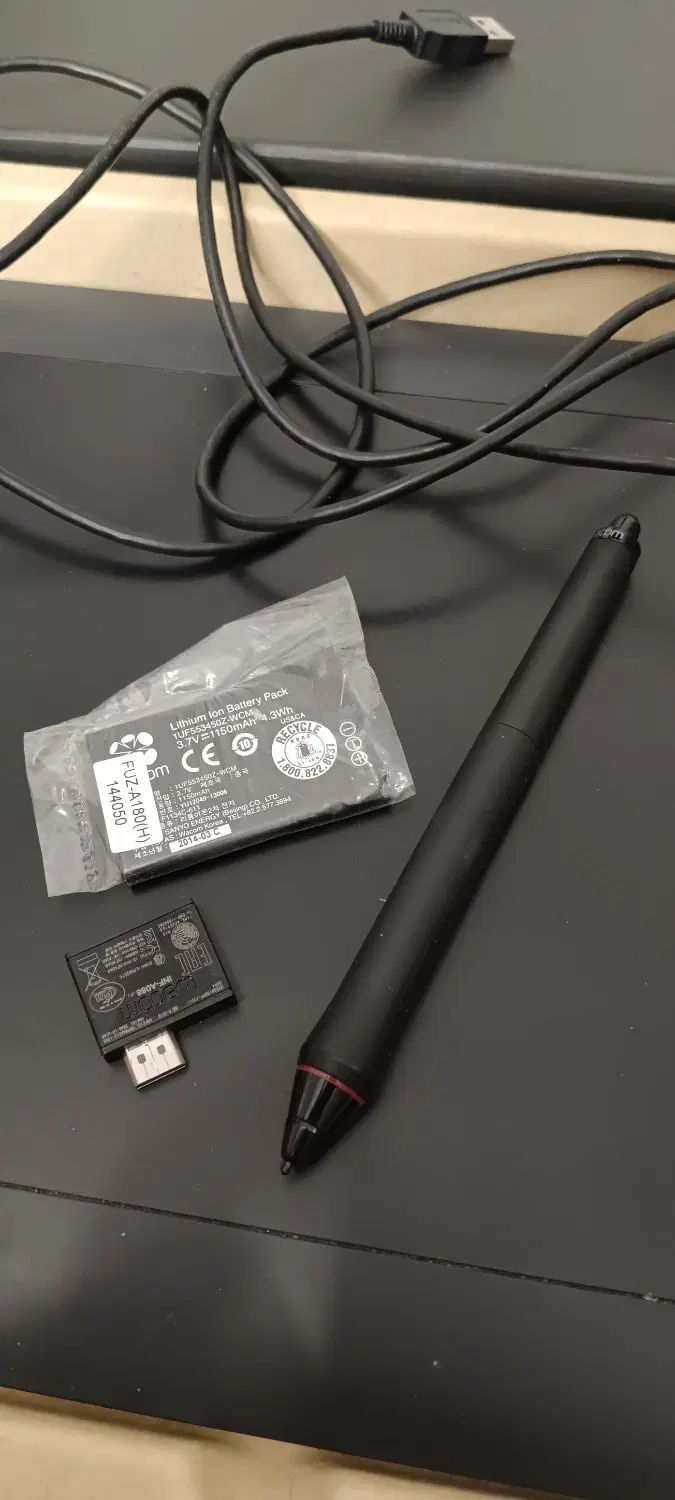 wacom intuos pro medium|قطعات و لوازم جانبی رایانه|تهران, طرشت|دیوار