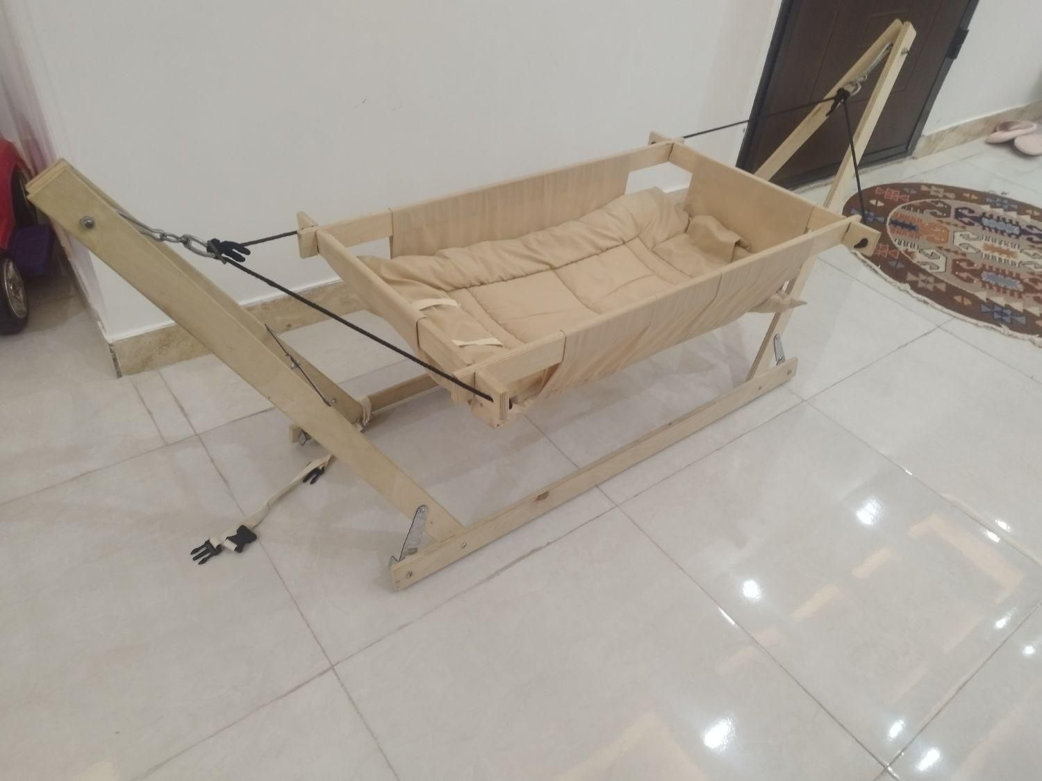 گهواره بچه|تخت و صندلی بچه|رشت, دروازه لاکان|دیوار