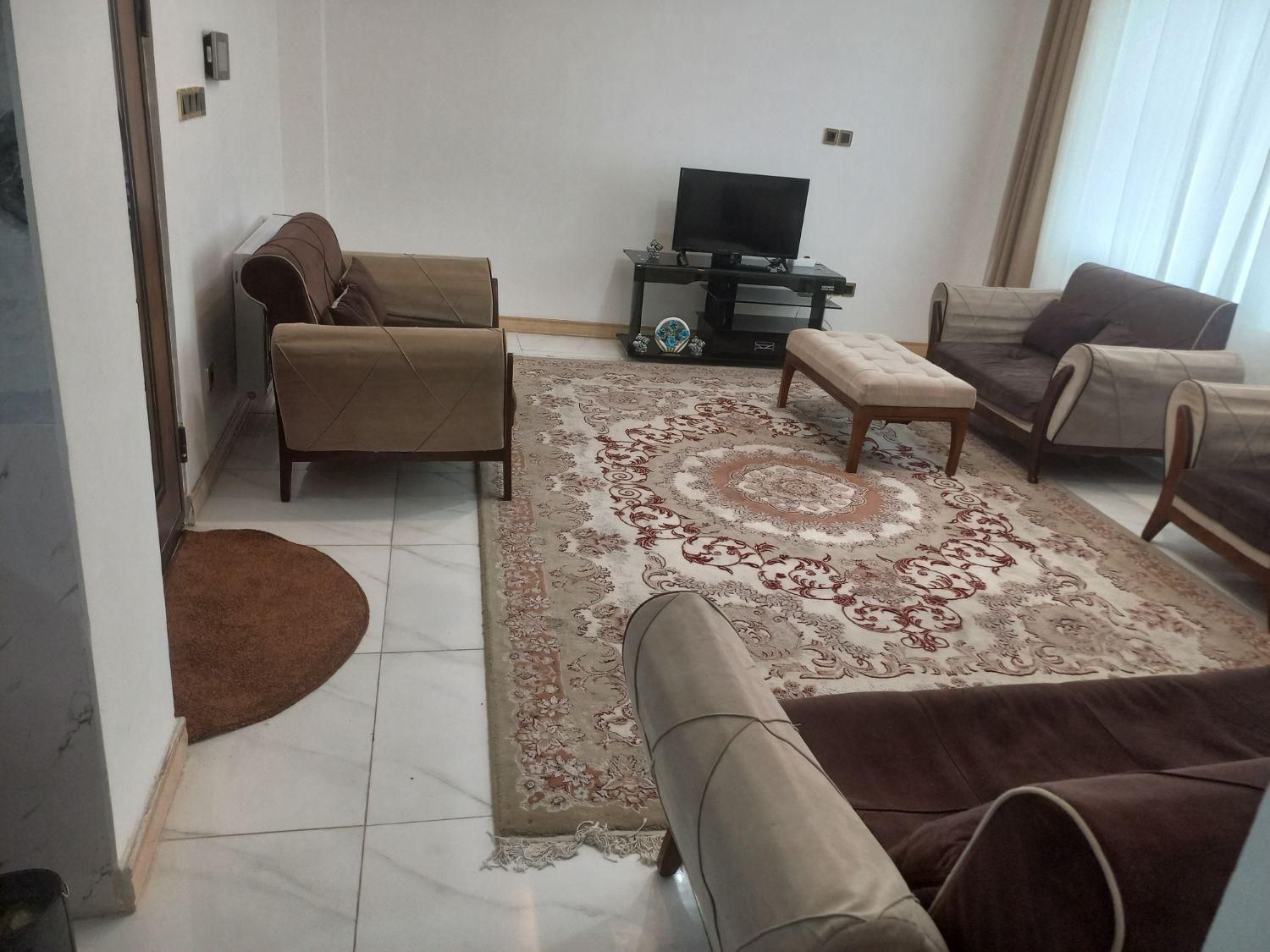 آپارتمان 70متری با کولر وپارکینگ شخصی|اجارهٔ کوتاهمدت آپارتمان و سوئیت|لاهیجان, شهرک سلمان فارسی|دیوار