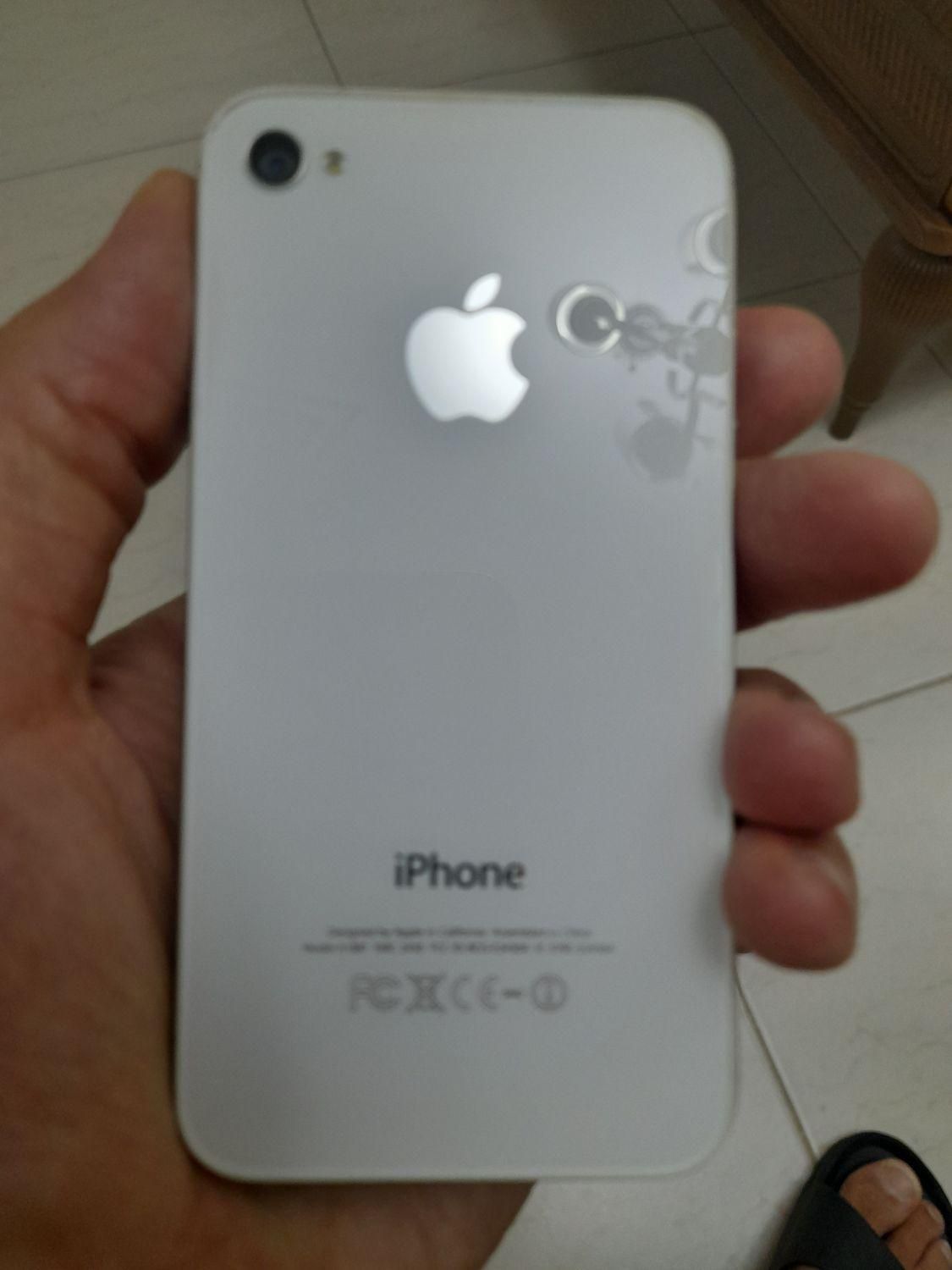 اپل iPhone 4s با حافظهٔ ۶۴ گیگابایت|موبایل|رشت, حاجی آباد|دیوار