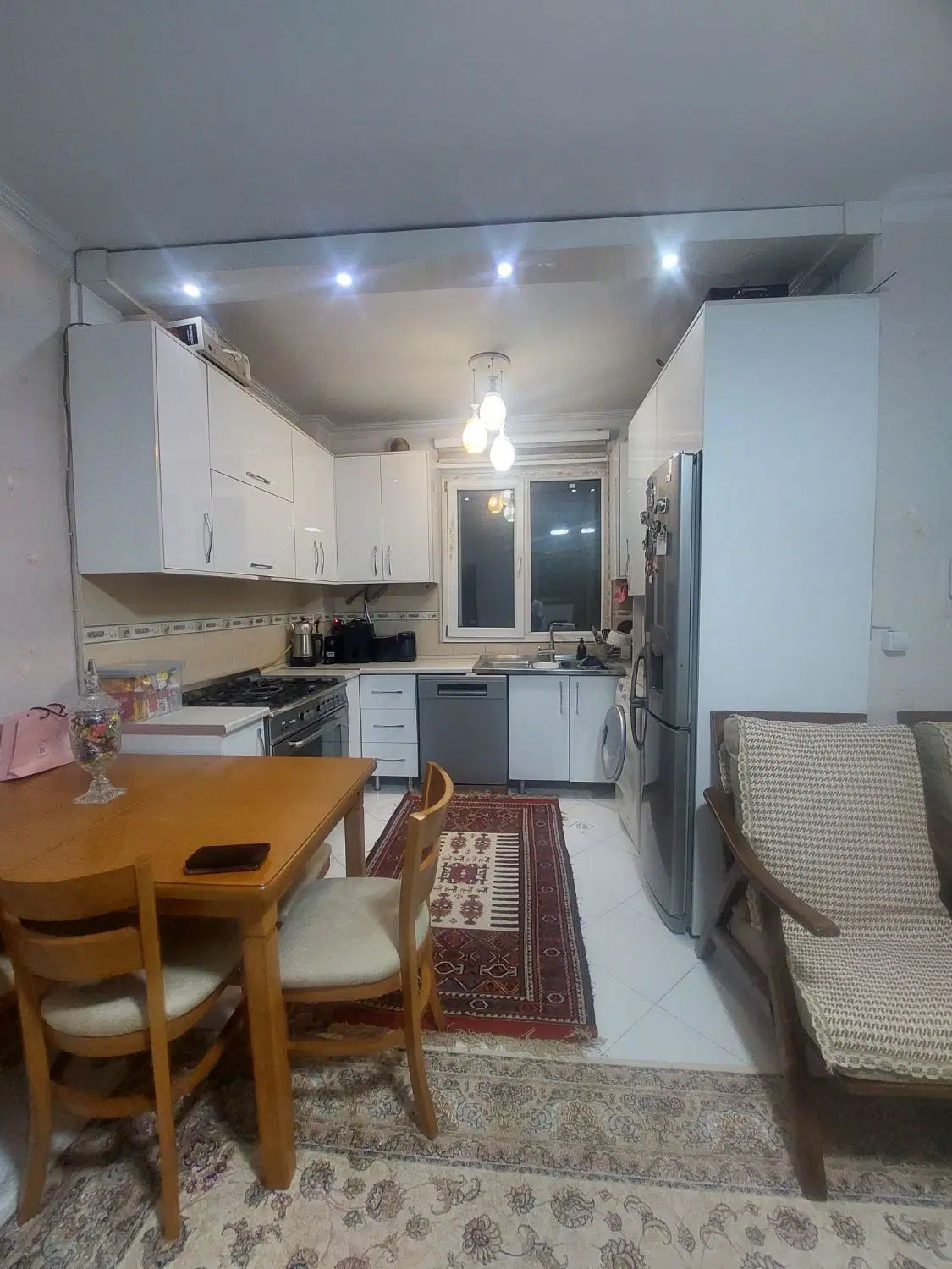 ۴۲متر/پارکینگ غیر مزاحم/اتاق خواب بزرگ|فروش آپارتمان|تهران, زرکش|دیوار