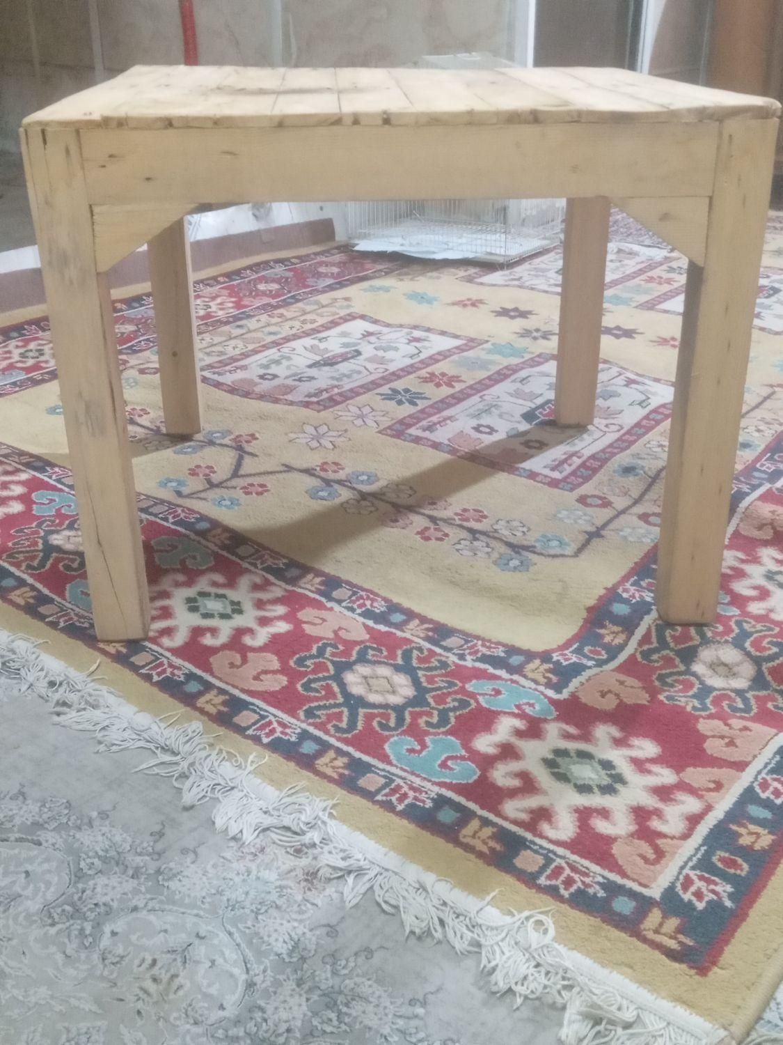 کرسی چوبی در حد نو|بخاری، هیتر، شومینه|ری, شهید غیوری (ابن باویه)|دیوار