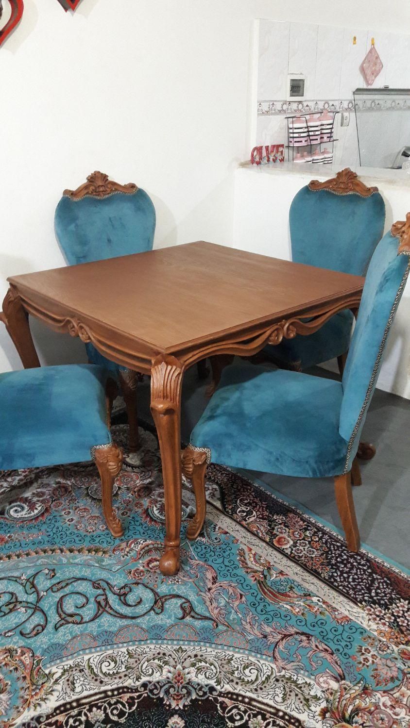 میز صندلی در حد نو تمیز سالم|میز و صندلی غذاخوری|بومهن, |دیوار