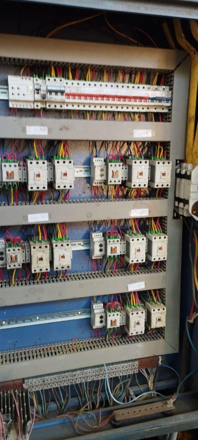 برقکار،برق کار،سیم کشی،صنعتی و ساختمانی|خدمات پیشه و مهارت|تبریز, |دیوار