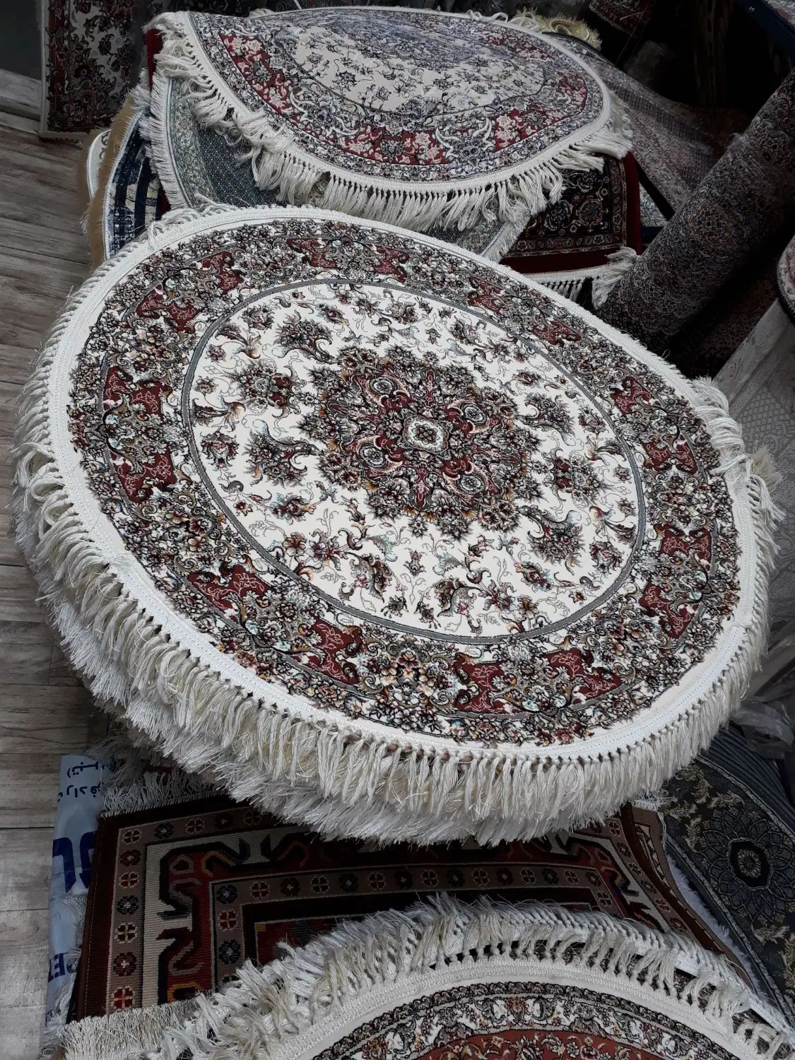فرش۱۰۰۰شانه اولیا قصری دایره ۱×۱ سایز ست کامل|فرش|تبریز, |دیوار