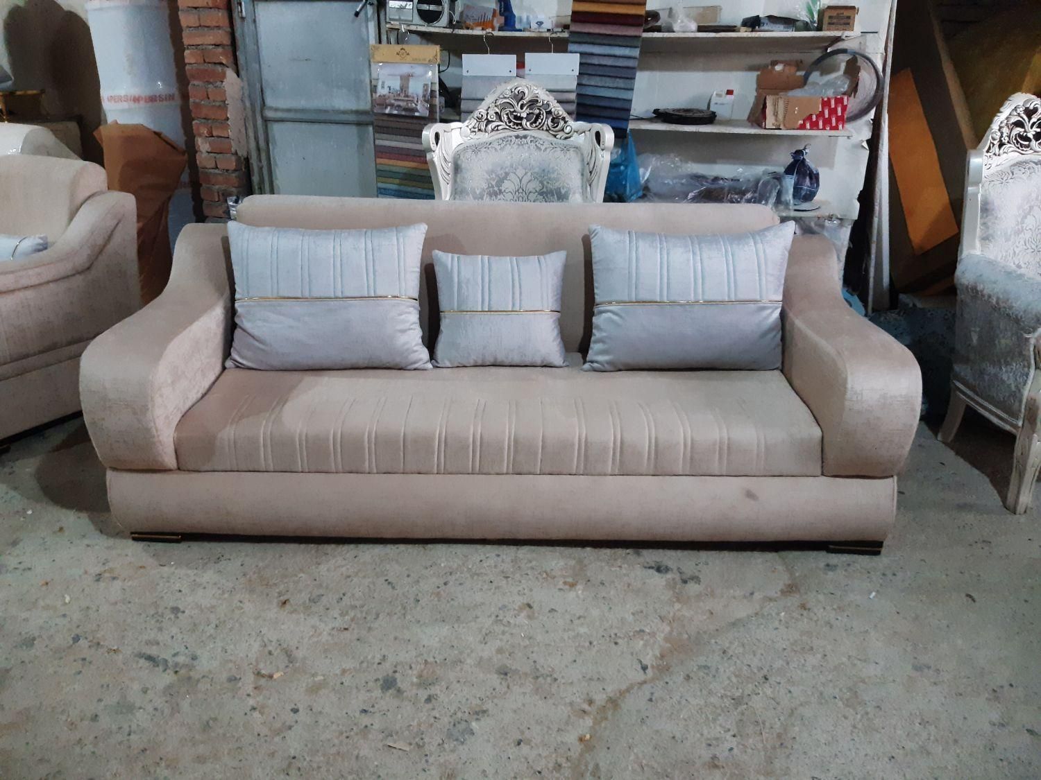 تعمیرات مبل راحتی وکلاسیک وفروش مبل راحتی|مبلمان خانگی و میز عسلی|سلماس, |دیوار