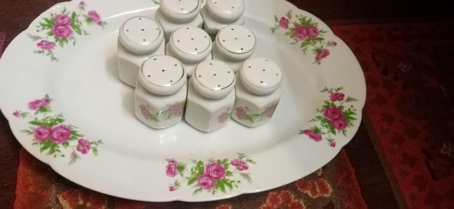 ظروف چینی گل سرخ قدیمی|ظروف سرو و پذیرایی|اصفهان, بهارستان|دیوار