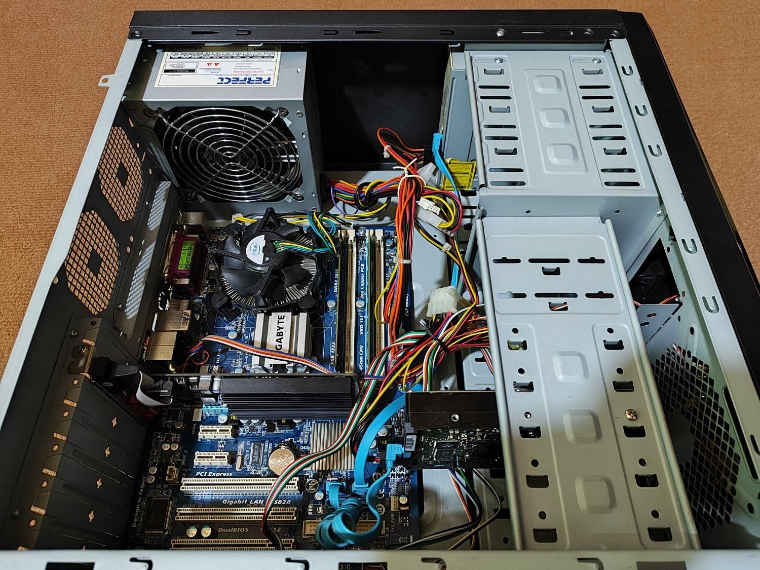 کیس ۴هسته با رم ۸ ddr3 هارد ۵۰۰ گرافیک ۲|رایانه رومیزی|چالوس, |دیوار