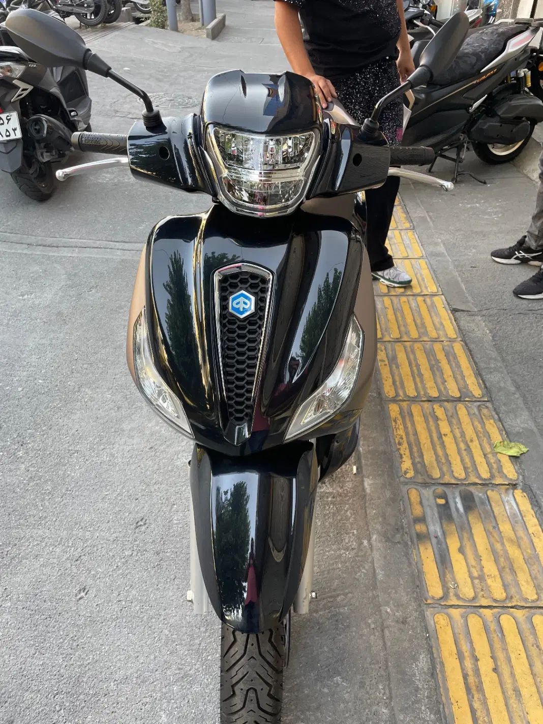 پیاجیو مدلی 150 cc اصلی 1402|موتورسیکلت|تهران, آبشار|دیوار
