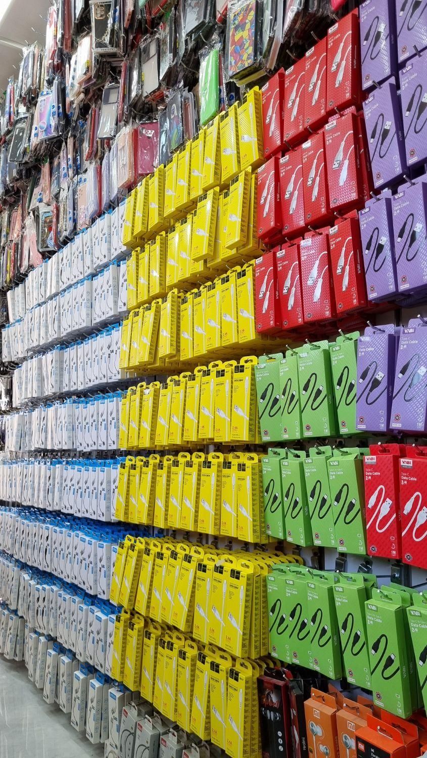 نیروی خانم جهت کار در دفتر پخش لوازم جانبی|استخدام خدمات فروشگاه و رستوران|اصفهان, احمدآباد|دیوار