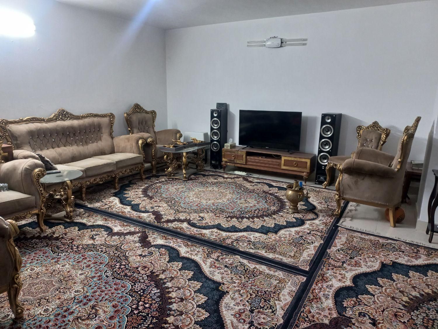 واحد۹۰متره دوخوابه رهن کامل با موقعیت عالی|اجارهٔ آپارتمان|گرمسار, |دیوار