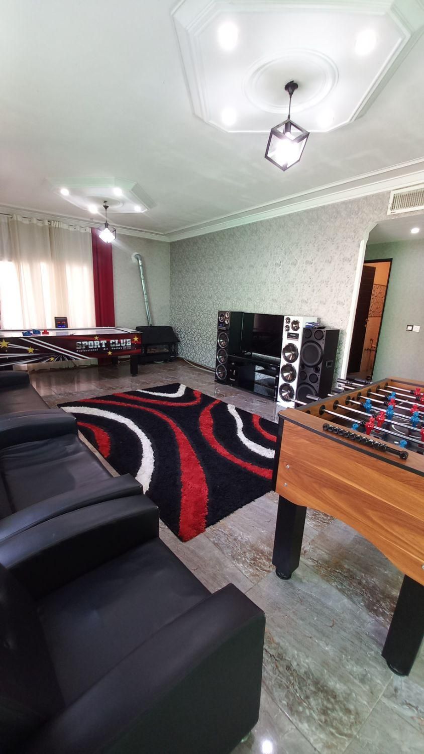 ویلا استخر داخل ابگرم با کلی وسیله بازی سهیلیه|اجارهٔ کوتاه‌مدت ویلا و باغ|کرج, کمال‌شهر|دیوار