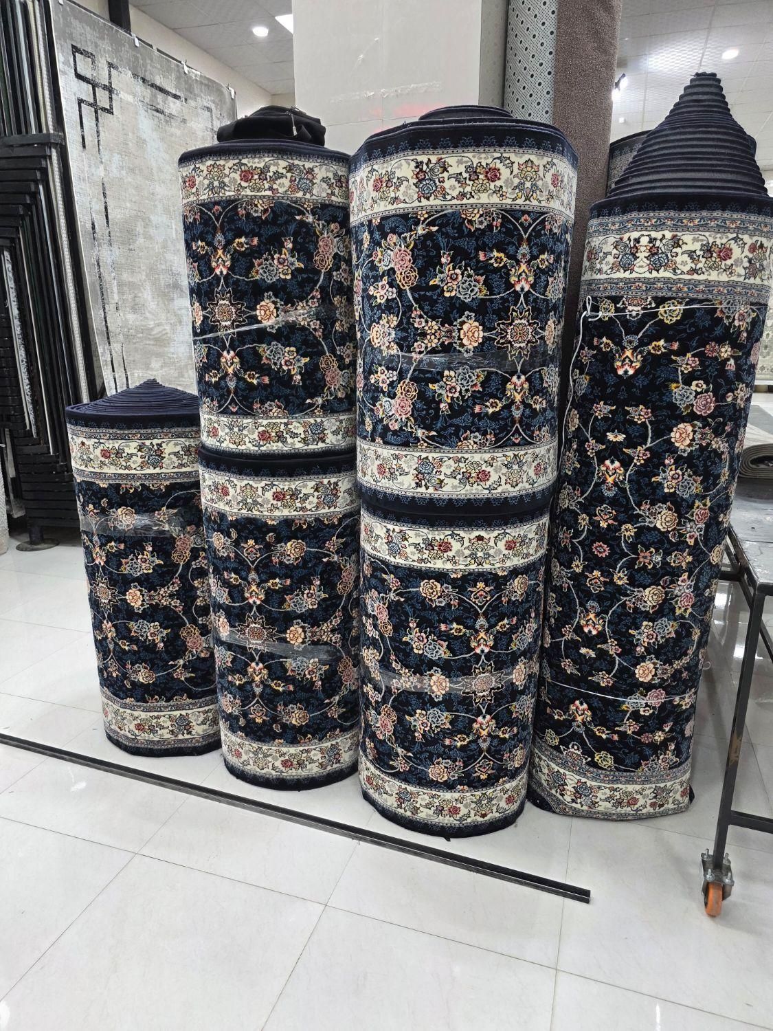 دنیای فرشو کناره فرش|گلیم، جاجیم، گبه|ساوه, |دیوار