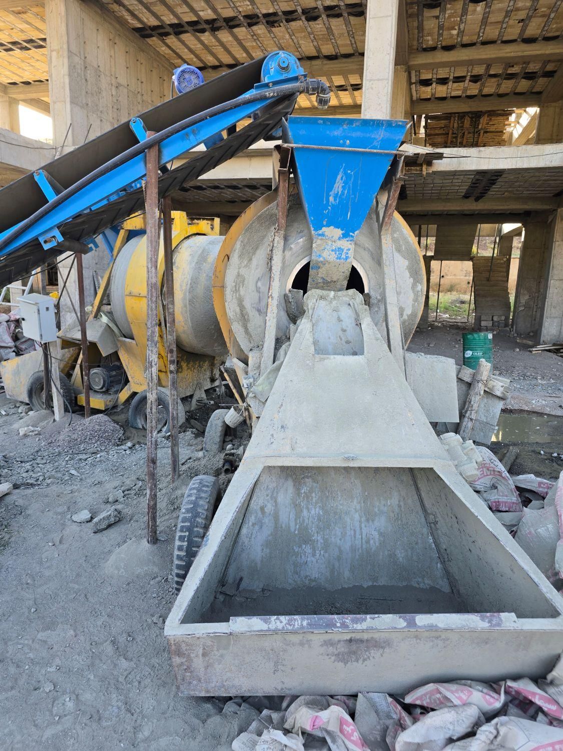 بچینگ بتونیر قیف بتن تسمه نقاله لودسل کنتور آب|ماشینآلات صنعتی|تبریز, |دیوار