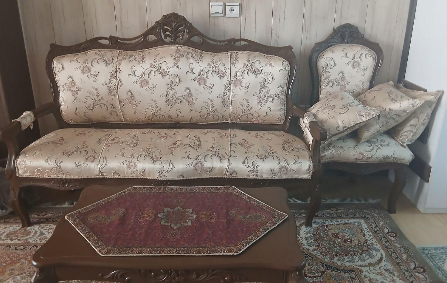 دودست مبل درحد نو سالم  ویک دوچرخه ویوا شماره ۲۴|مبلمان خانگی و میز عسلی|اصفهان, شهرک کوثر|دیوار