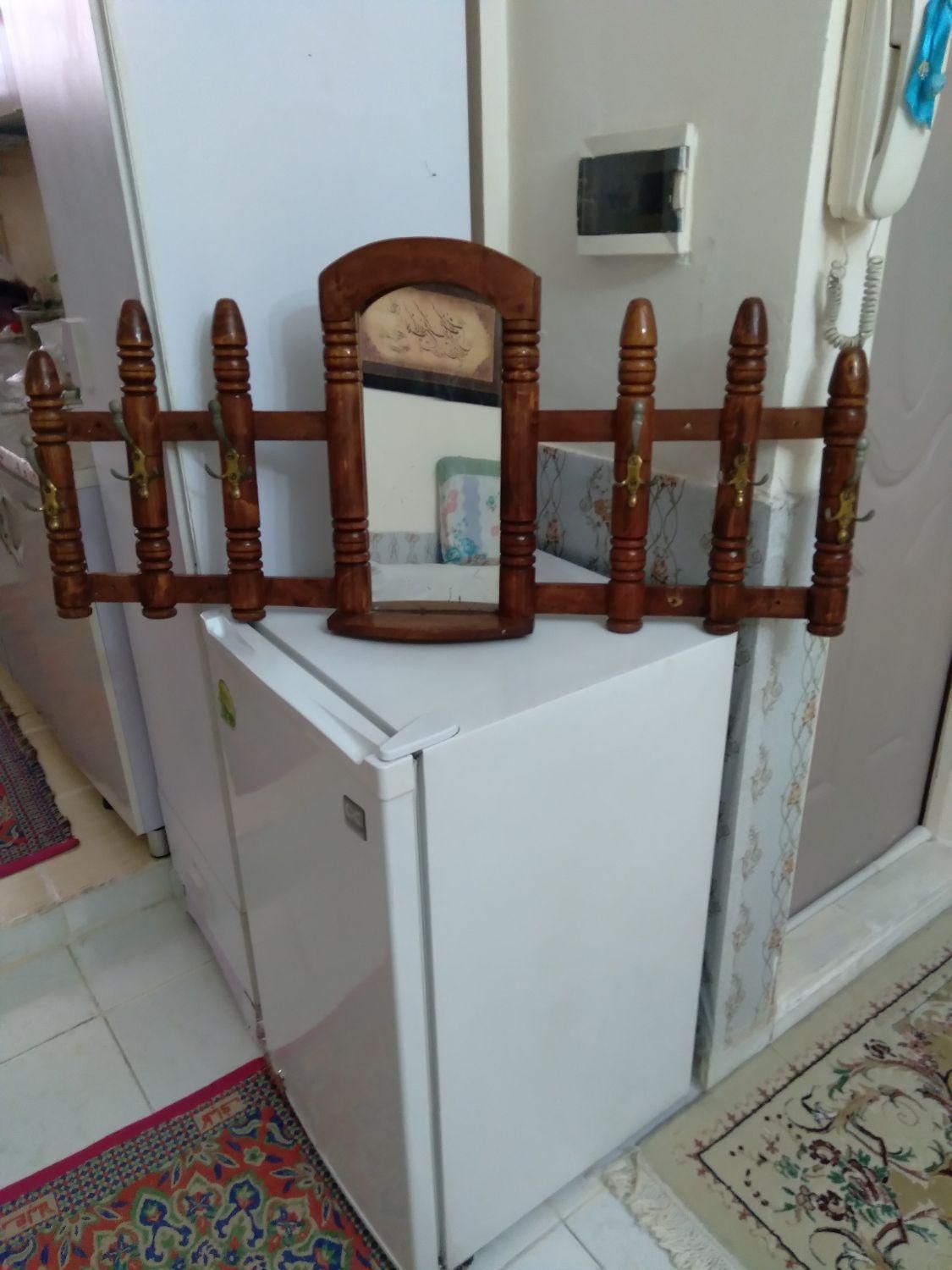چوب لباسی و اینه|بندرخت و رخت‌آویز|کرج, ملارد|دیوار