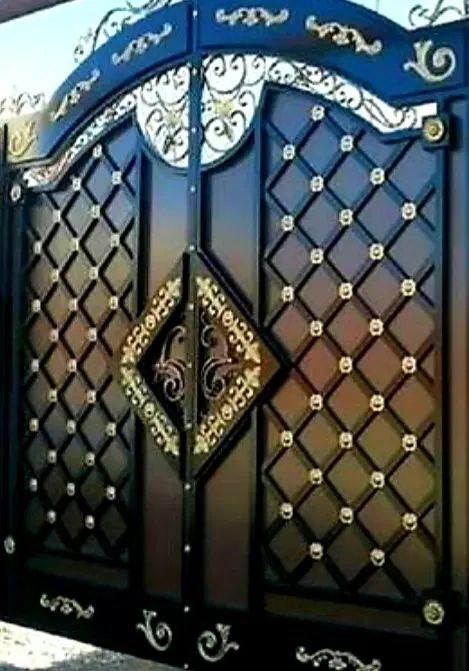 رنگ امیزی درب وپنجره'لکه گیری مختصر با گچ ورنگ|خدمات پیشه و مهارت|کرمان, |دیوار