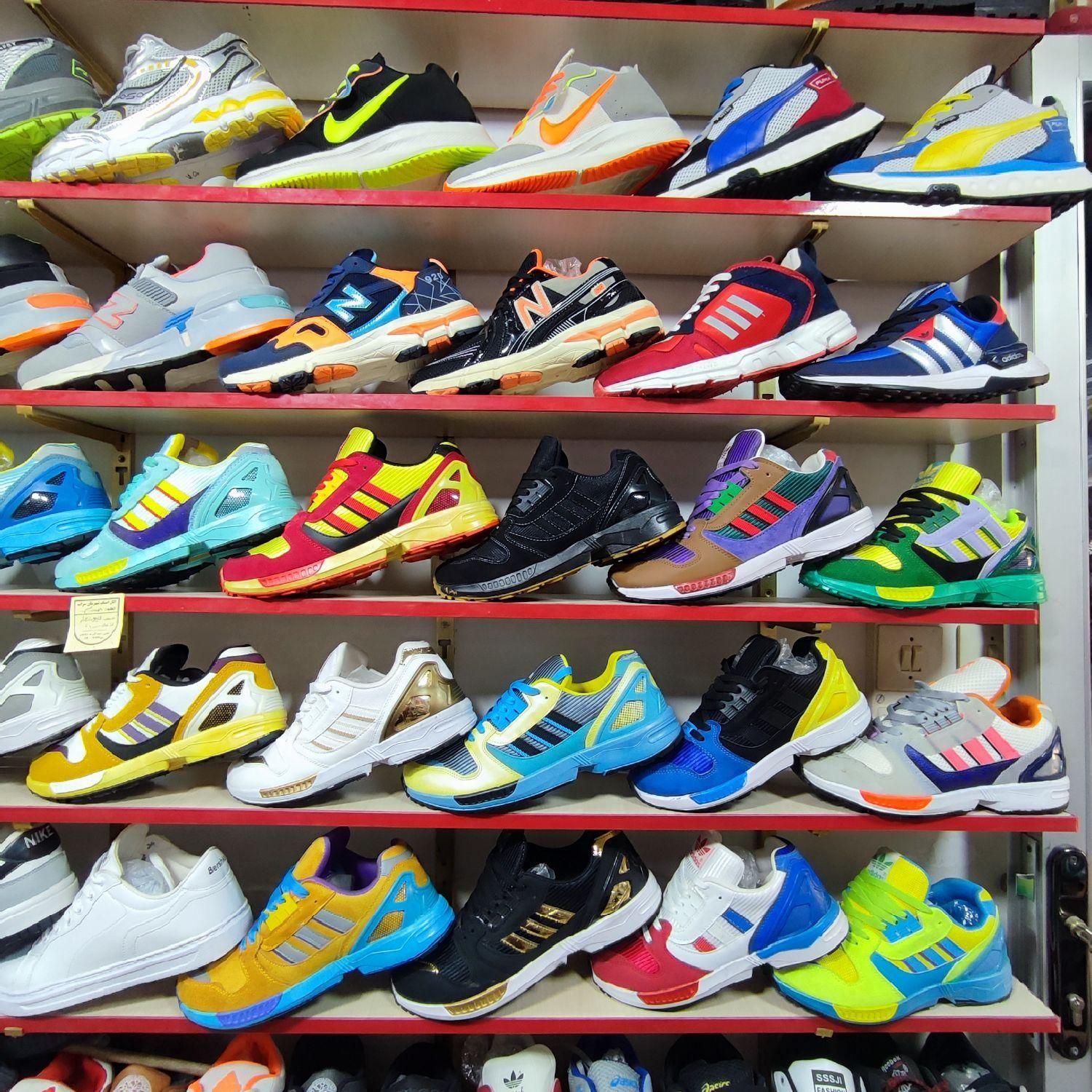 انواع کتانی بروز خرید حضوری تکی و تعداد|کیف، کفش، کمربند|سراب, |دیوار