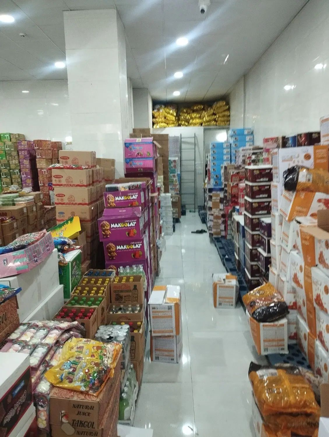 استخدام نیرو جوان جهت کار در انبار پخش تنقلات|استخدام خدمات فروشگاه و رستوران|شهریار, شهرک شاهد|دیوار