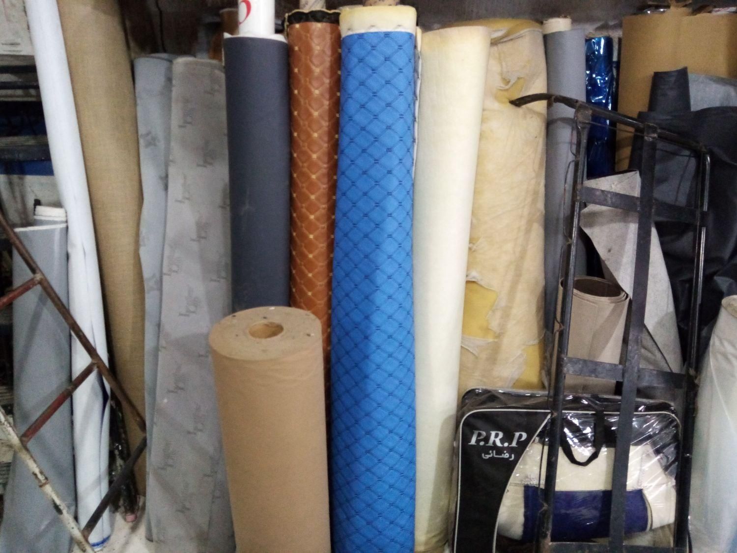 تشکدوزی اتومبیل سبک وایسوزو و نیسان|خدمات موتور و ماشین|قائم‌شهر, |دیوار