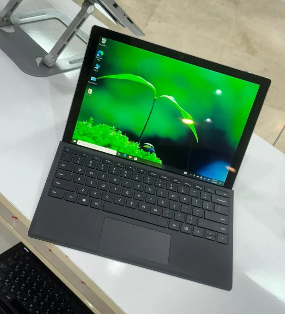 تمیز در حد آک رم8 Surface pro 6 لپتاپ|رایانه همراه|مشهد, عامل|دیوار