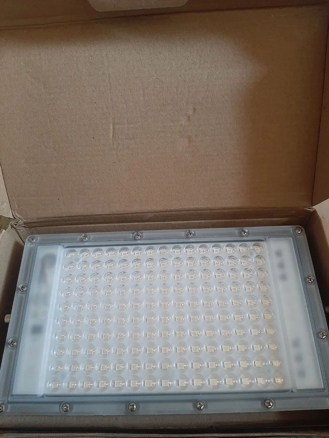 پرژکتور بلک لایت ۳۰۰وات وارداتی|لامپ و چراغ|تهران, صادقیه|دیوار