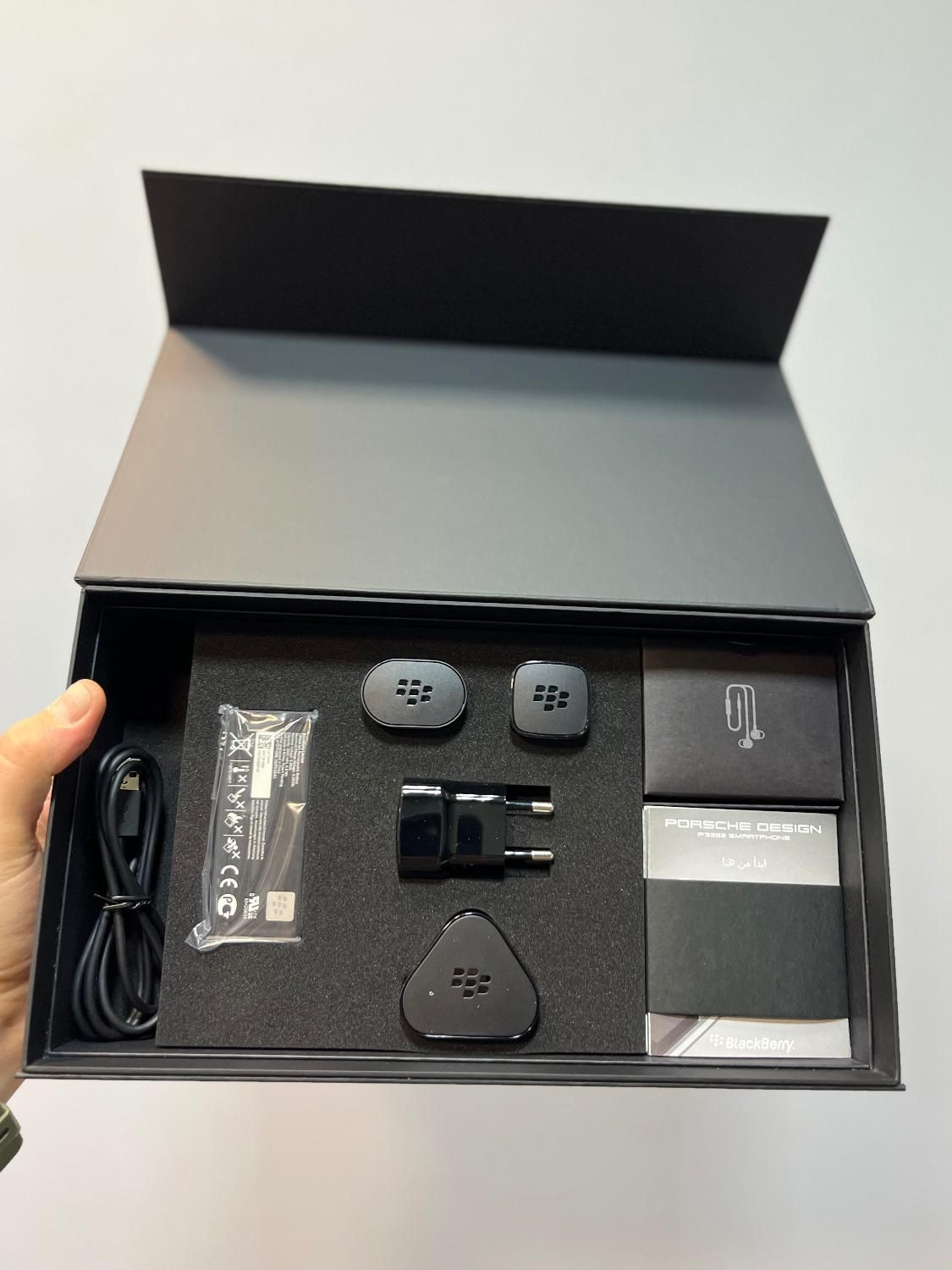 بلک‌بری Porsche Design P9982 با حافظهٔ ۶۴ گیگابایت|موبایل|تهران, شیخ هادی|دیوار