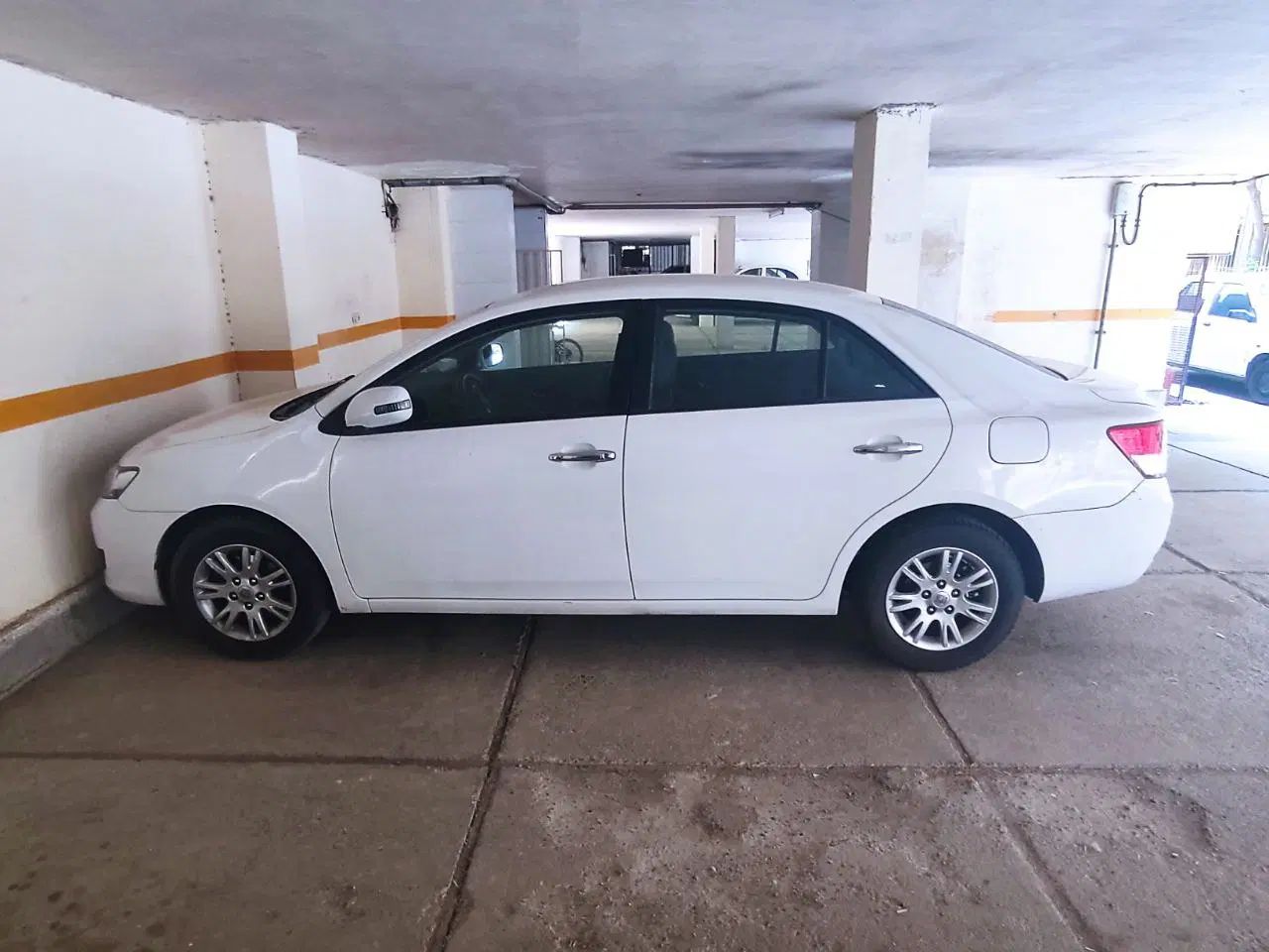 آریو اتوماتیک 1600cc، مدل ۱۳۹۷. کم کار فروش فوری|خودرو سواری و وانت|اصفهان, لاله|دیوار