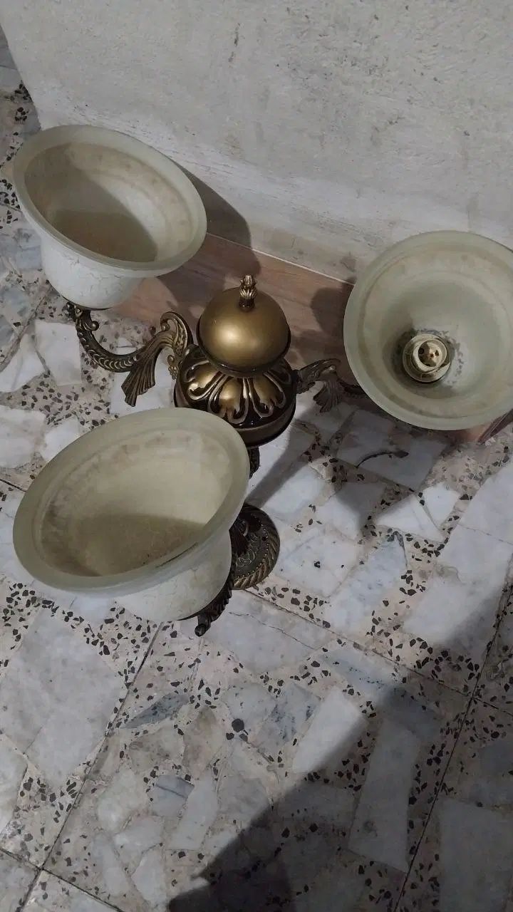 لوستر 3 شاخه|لوستر و چراغ آویز|رشت, سعدی (تختی)|دیوار
