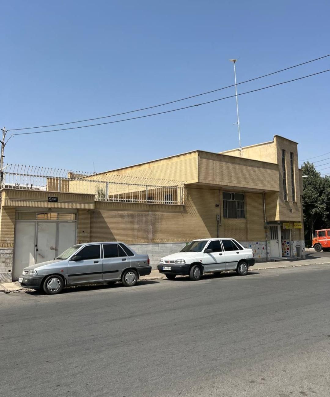 خانه ویلایی ۲۴۲ متر دوبر،هفت تیر، نزدیک حرم|فروش خانه و ویلا|قم, هفت تیر|دیوار