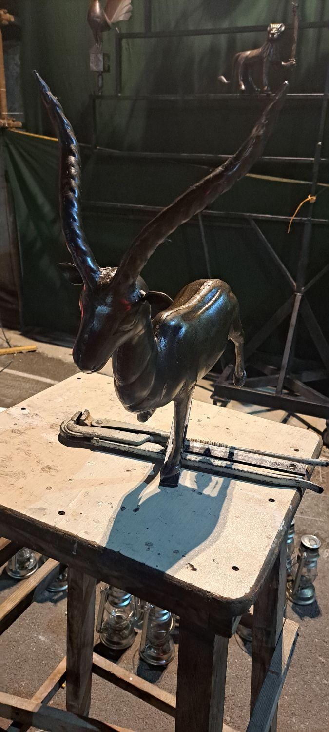 حیوان علامت (نقره وطلا کوب ساده شال کتیبه وپر)|کلکسیون اشیاء عتیقه|رشت, دیلمان|دیوار