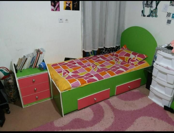 تخت و کمد و پاتختی|اسباب و اثاث بچه|گرگان, |دیوار