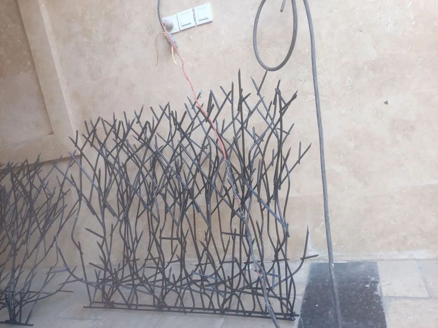 نرده،حفاظ شاخ گوزنی ،بوته ای،نیزه ای،حصاری|مصالح و تجهیزات ساختمان|مشهد, الهیه|دیوار