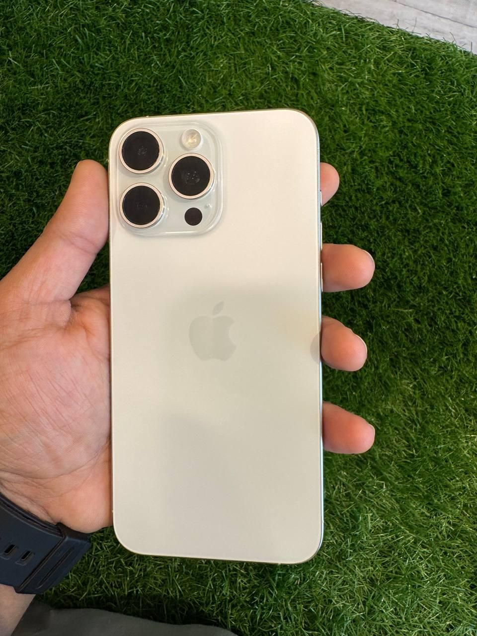اپل iPhone 15 Pro Max با حافظهٔ ۲۵۶ گیگابایت|موبایل|مشهد, آب و برق|دیوار