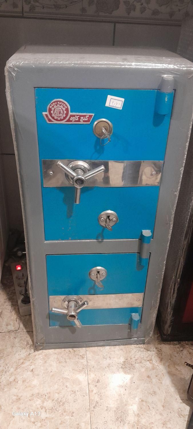 گاوصندوق ایران کاوه درحد نو|فروشگاه و مغازه|نسیم‌شهر, |دیوار