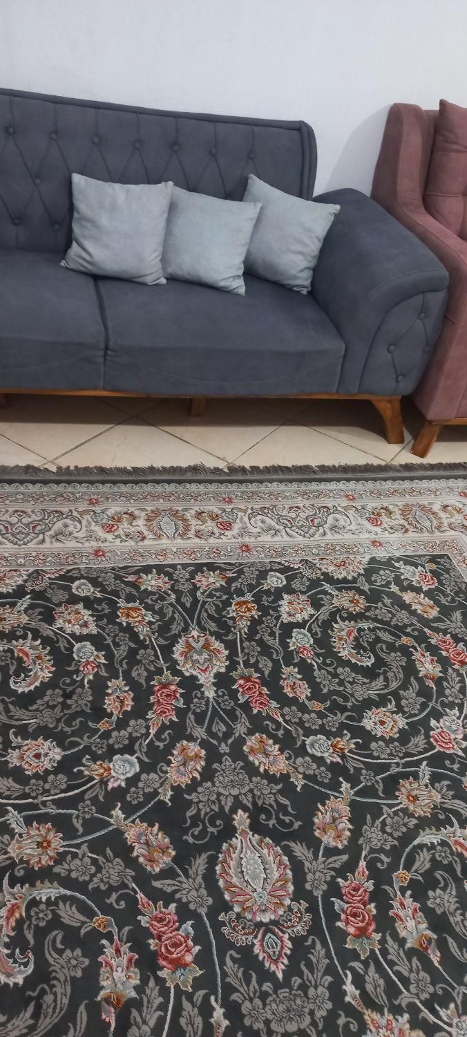 چهارعدد فرش ویک دست مبلمان هفت نفره|فرش|گرگان, |دیوار