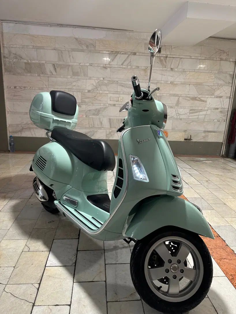 Vespa gts hpe|موتورسیکلت|تهران, پاسداران|دیوار