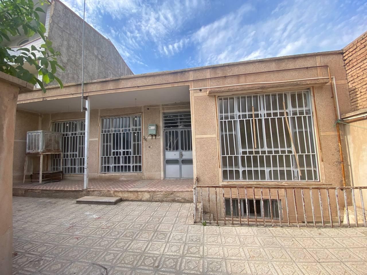 خانه حیاط دار دنج و بزرگ در هادیشهر|فروش خانه و ویلا|جلفا, |دیوار