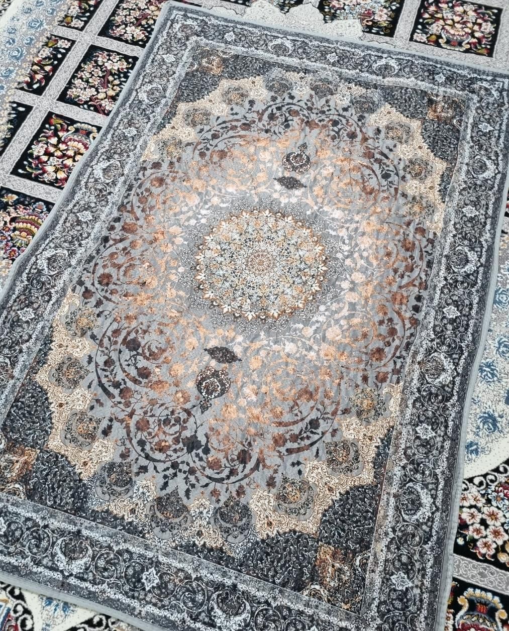 قالیچه ۴ متری  مجانی|فرش|سبزوار, باهنر|دیوار