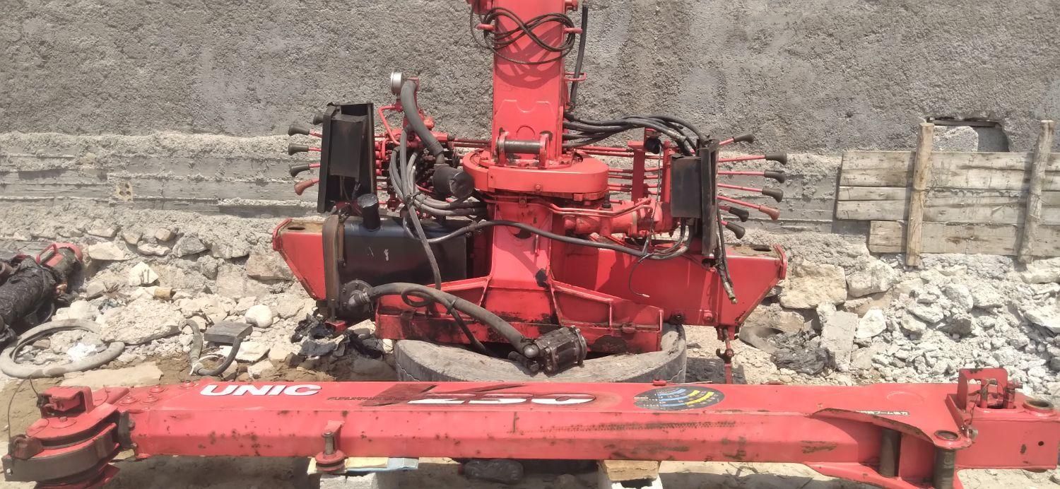 جرثقیل یونیک|ماشینآلات صنعتی|بندر گناوه, |دیوار