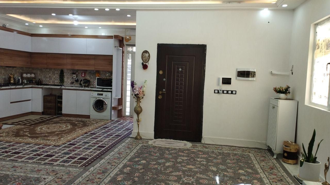 اجاره خانه طبقه دوم روی پارکیگ گلدشت غربی|اجارهٔ خانه و ویلا|خرم‌آباد, |دیوار