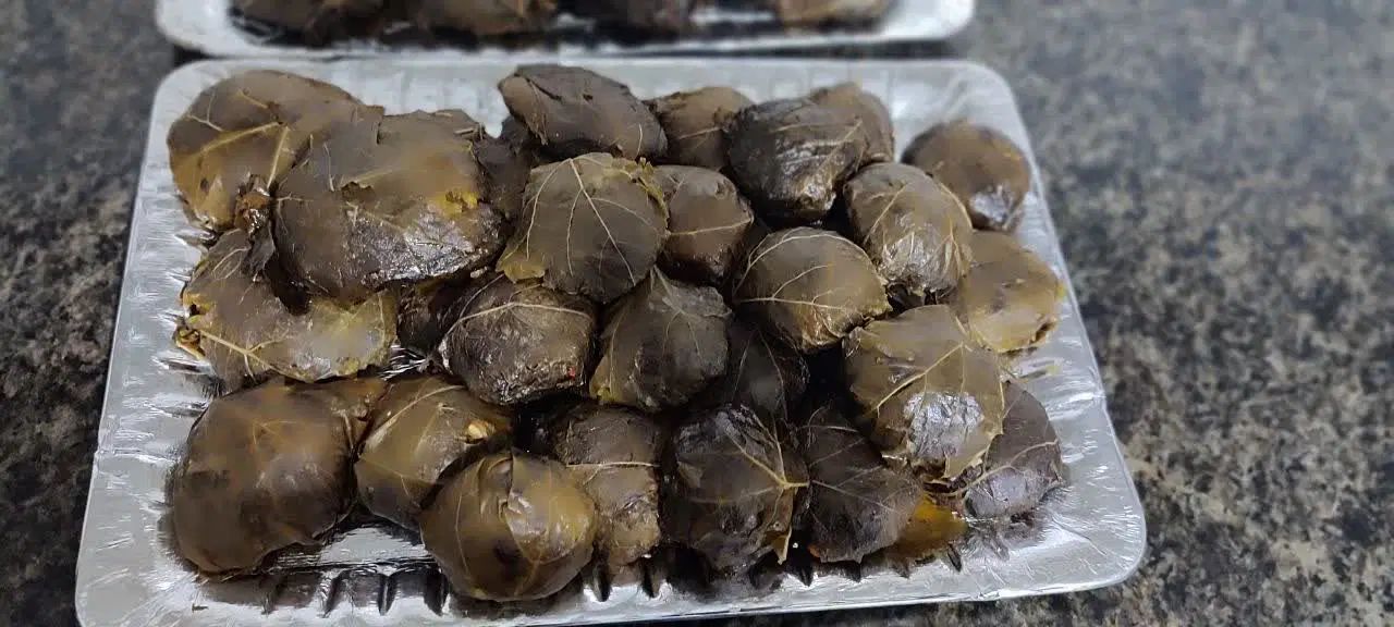 دلمه برگ مو شیرین و ترش و ملس|خوردنی و آشامیدنی|اصفهان, کارلادان|دیوار