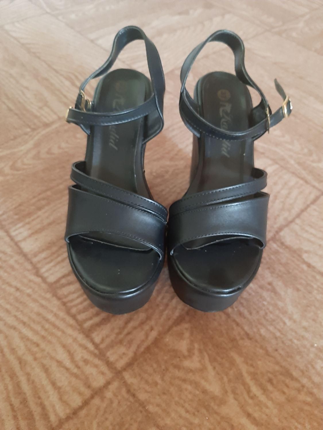 کفش مجلسی|کیف، کفش، کمربند|کاشان, بهشتی|دیوار