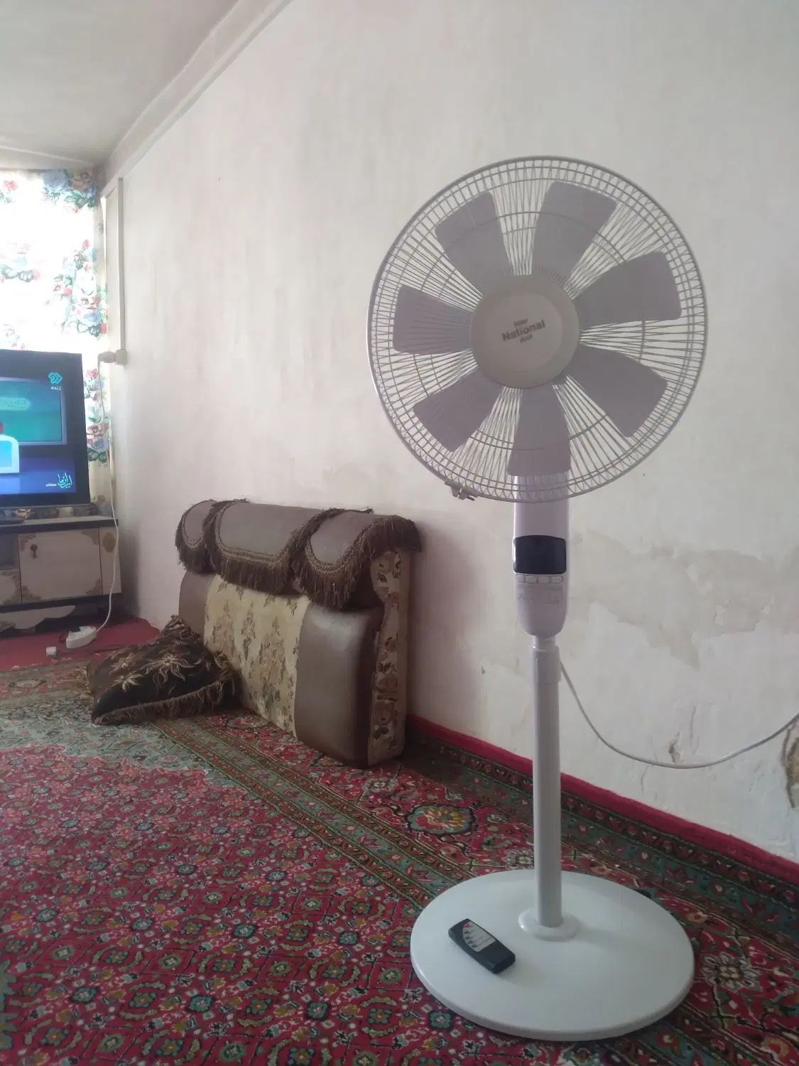 پنکه کنترل ازراه دوریک ماه هم استفاده نشده،سالم|پنکه و تصفیه‌کنندهٔ هوا|کرمانشاه, |دیوار